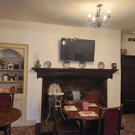 Langley Inn Bed & Breakfast 2*